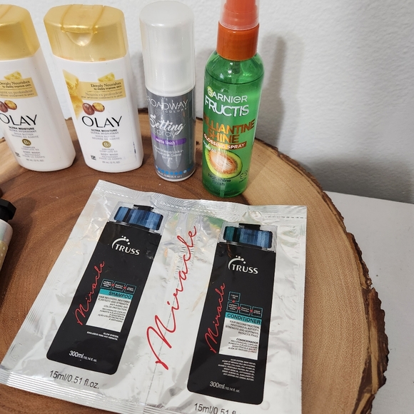 Bundle brand New Olay, Garnier, Burt Bees - Picture 4 of 4